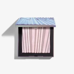 Aura Illuminating Face & Body Powder