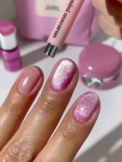 Cosmopolitan Velvet CatEye Gel Polish