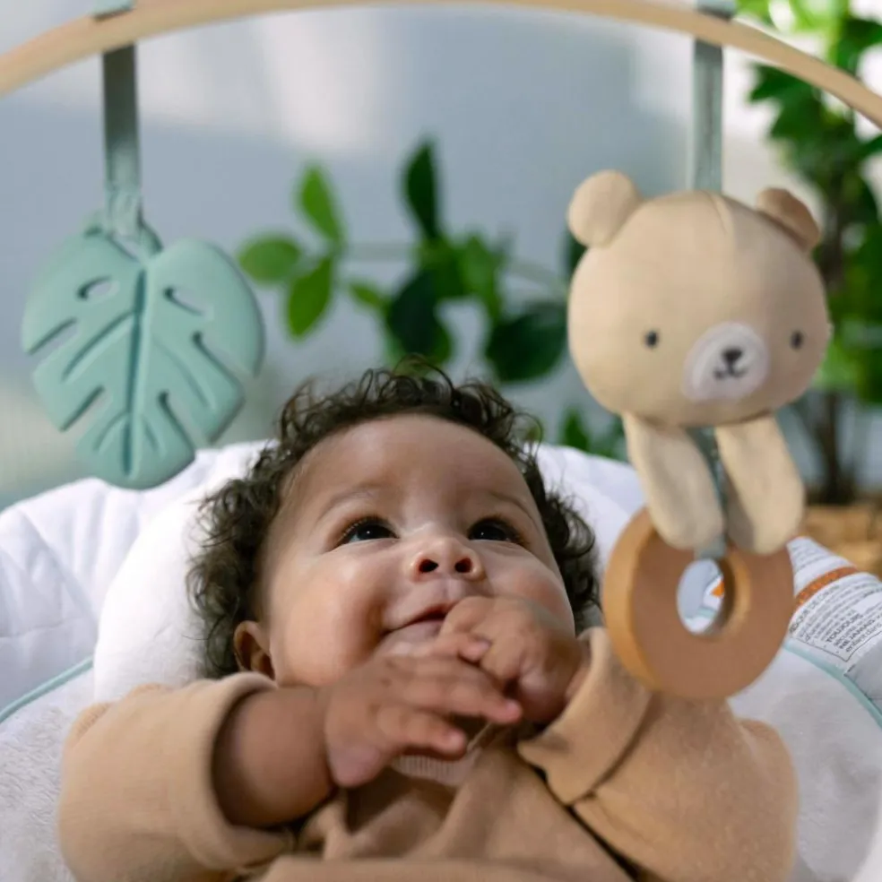 Cosy Spot Skråstol med Aktivitetsbøjle Træ