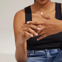 Delikat ring i stilrent design