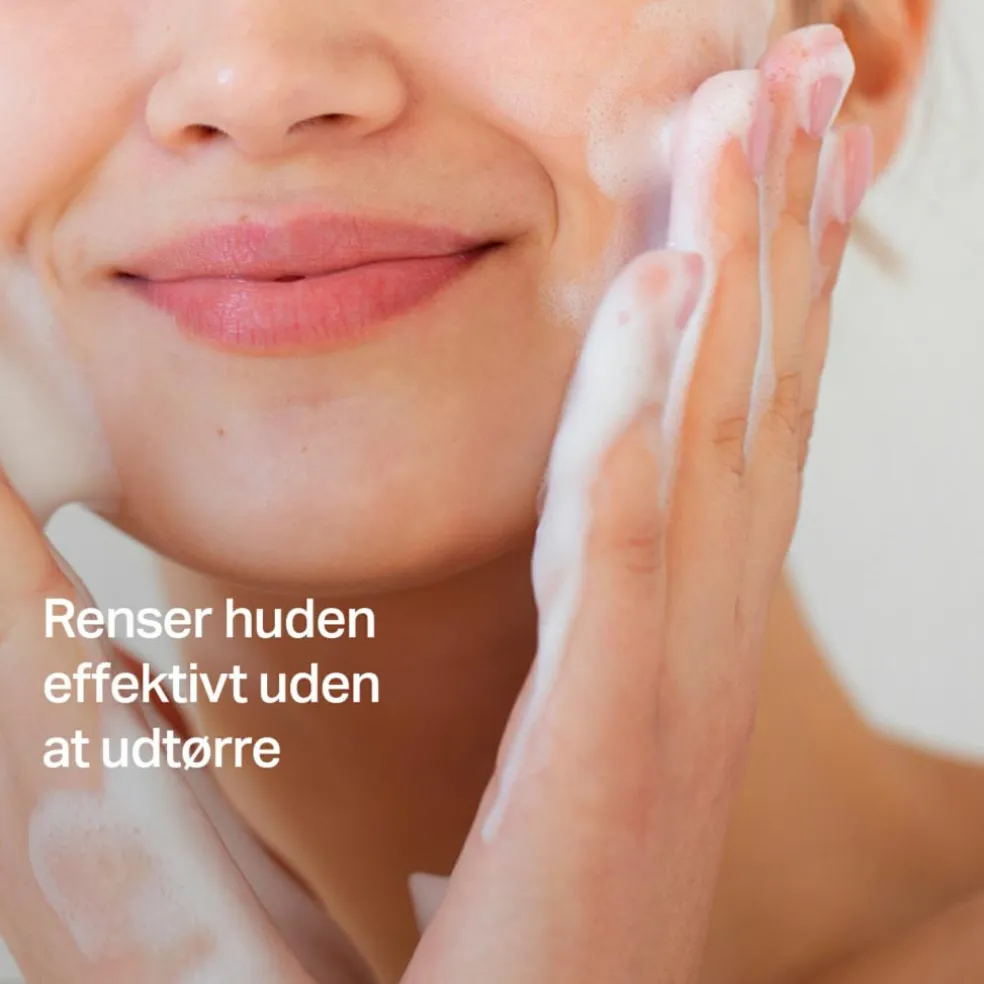 Face 61 Cleansing Foam