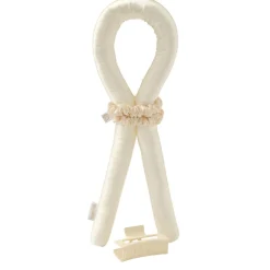 Heatless Curls In Mulberry Silk