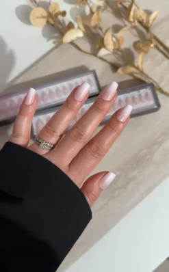 Instant Pro Press-on Manicure