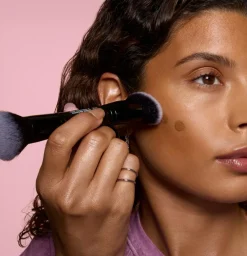 Liquid Bronzer & Contour Brush