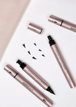 Master Stamp & Stroke Eyeliner