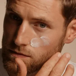 Men Pro Age Moisturiser SPF 15