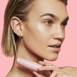 The Wonder Stick Highlighter